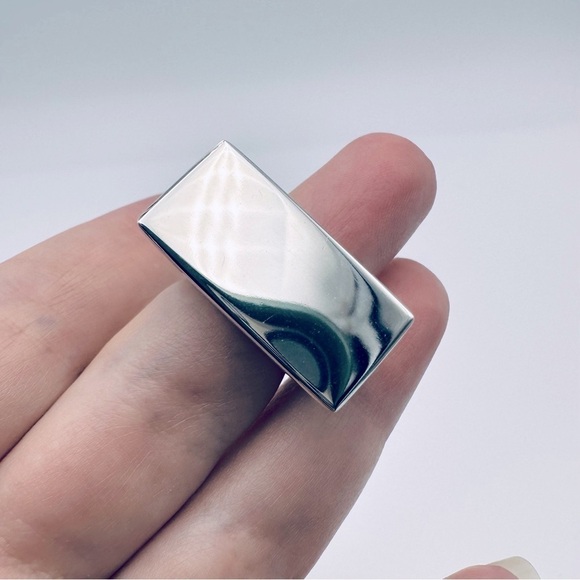 Tiffany & Co. Out of Retirement Rectangular Ring with Box and Pouch - Picture 8 of 11